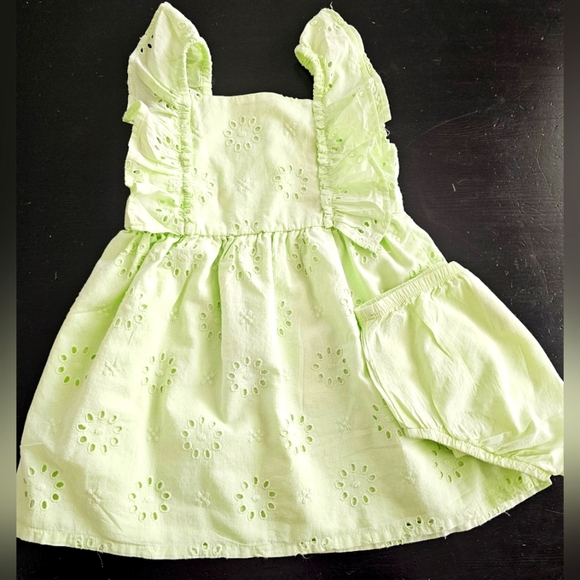 Charming Green Kids Dress 18months. - Picture 1 of 4